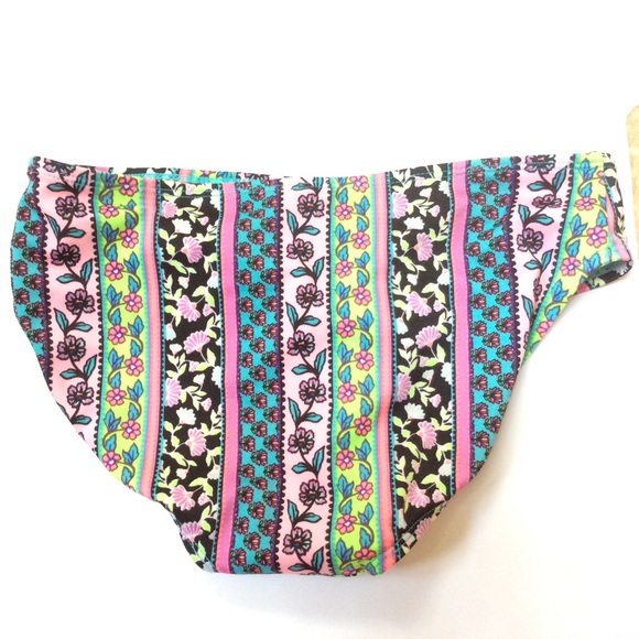 Bakini - Picture 2 of 5